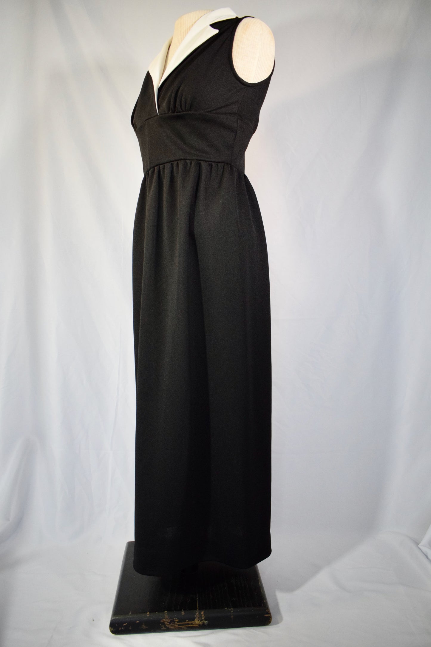 1960s dress with white collar- Lori Jrs. Ltd.