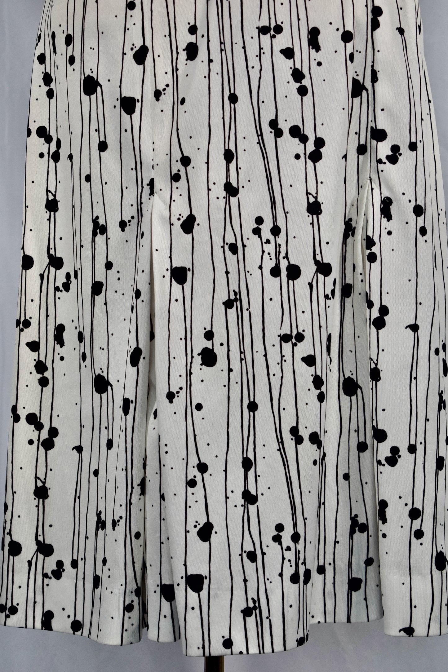 1970s Short sleeved ink spot dress