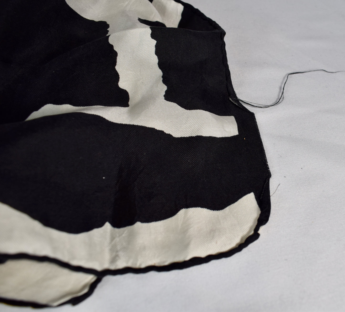 Black and White Hashmark Scarf, Echo